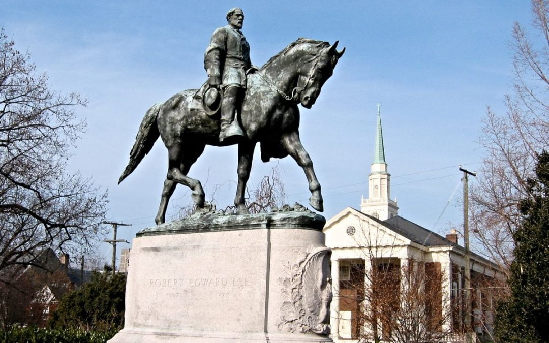 Statue of Robert E. Lee before its planned removal.