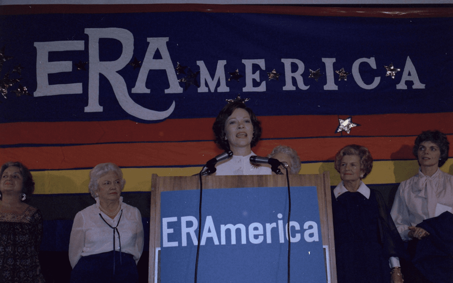 Rosalynn Carter speaks to an audience of ERA supporters.
