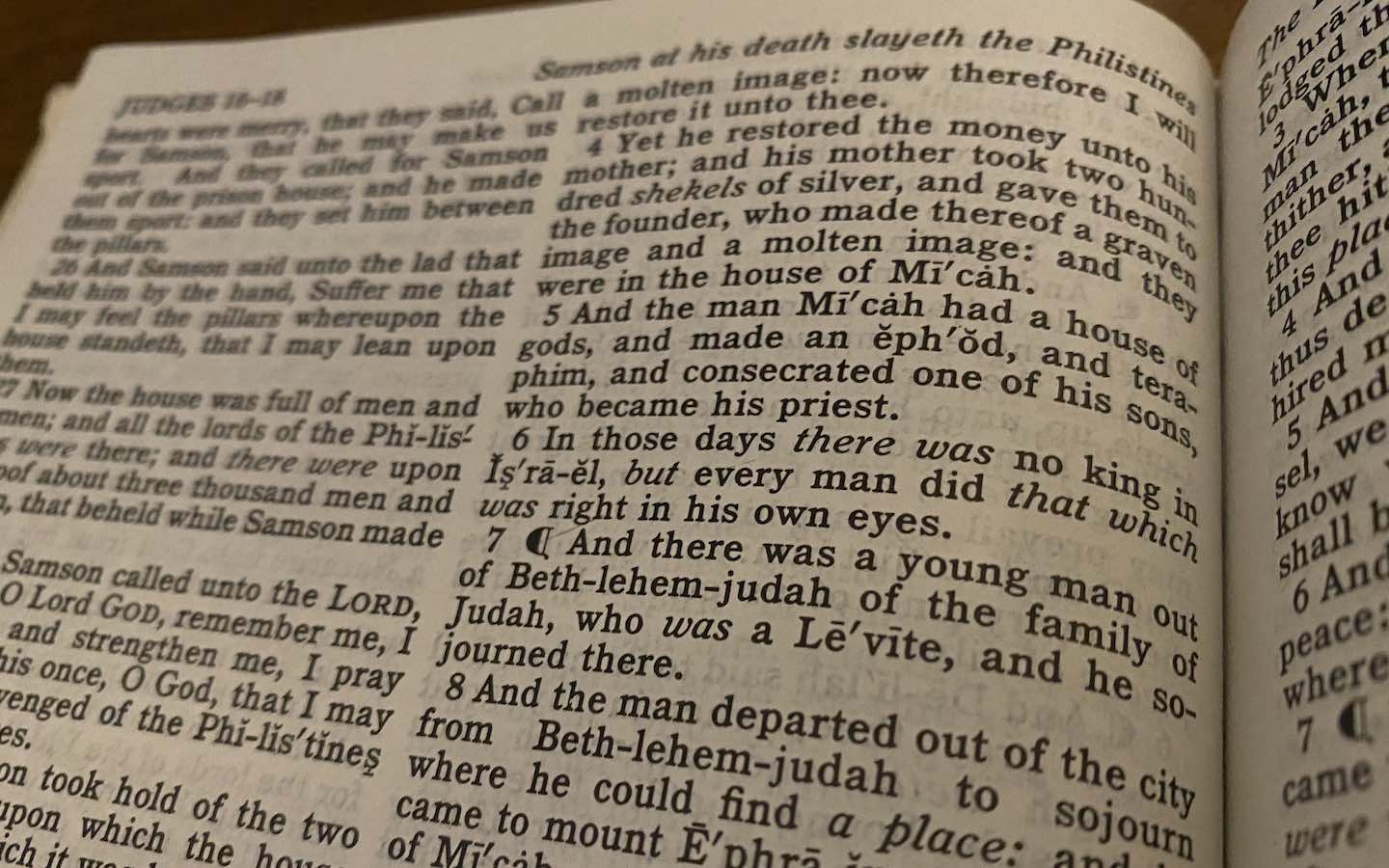 A photograph of Judges 17 from the 1611 edition of the King James Version of the Bible.