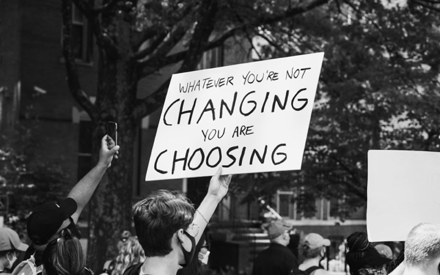 National ‘Hands Off” Rallies Show a Stark Difference in Police Presence for European Americans