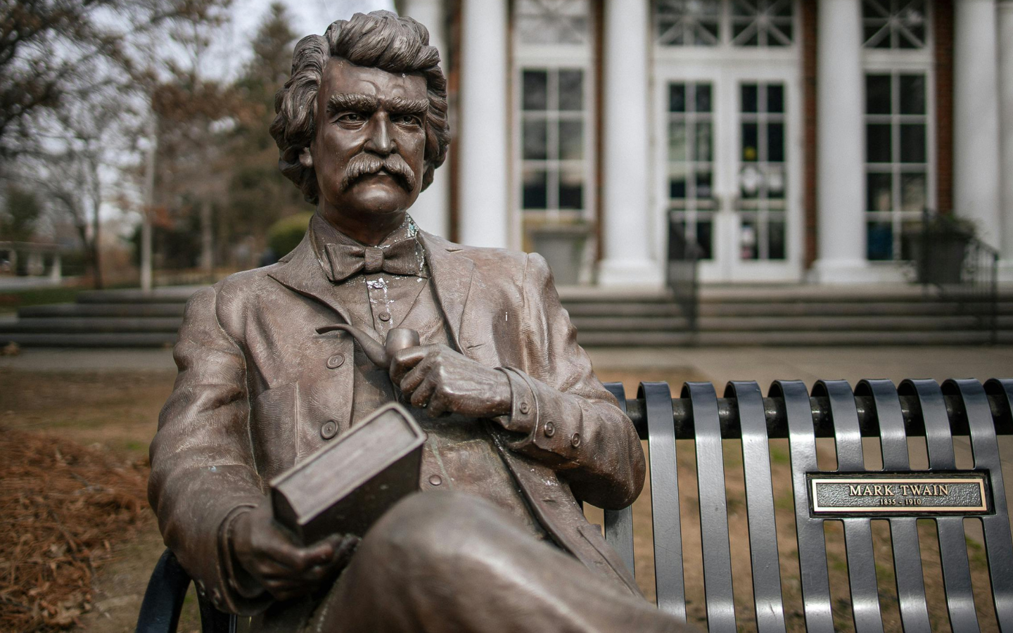The Mark Twain statue at the Cornelius, North Carolina, library.