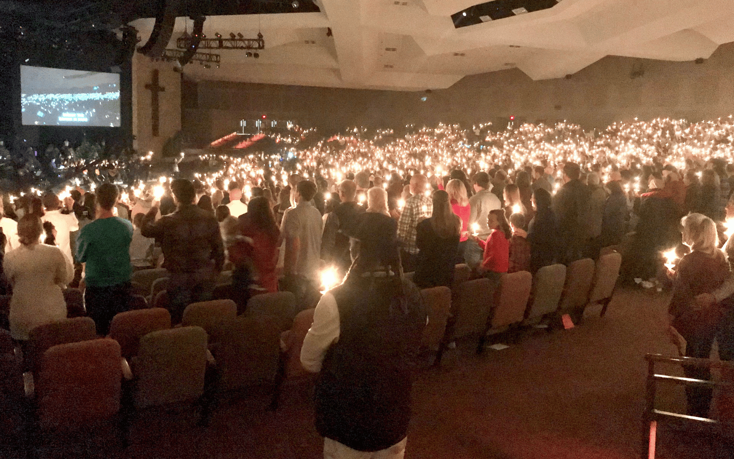 Lakepoint Church’s Christmas candlelight service.