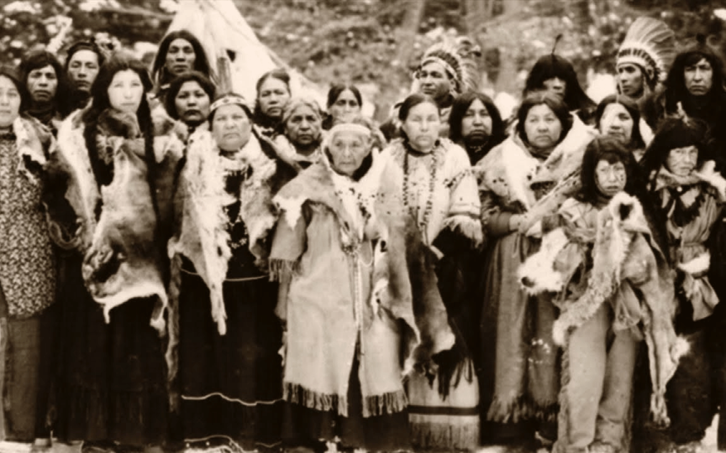 A historic photo of a gathering of Iroquois women.
